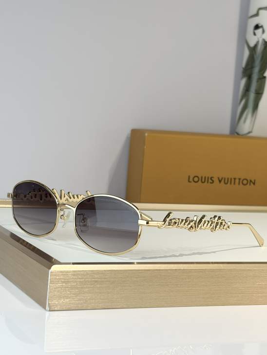 Picture of Louis Vuitton Sunglasses _SKUfw79683824fw